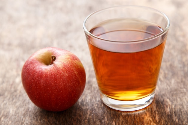 glass apple juice