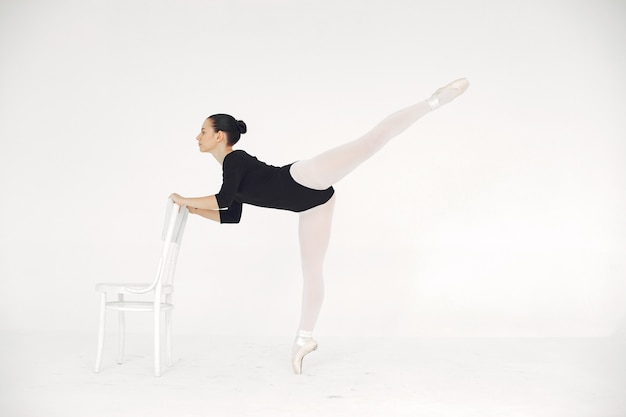 spændende Gamle tider konsensus Free Photo | Gorgeous ballet dancer. ballerina in pointe.