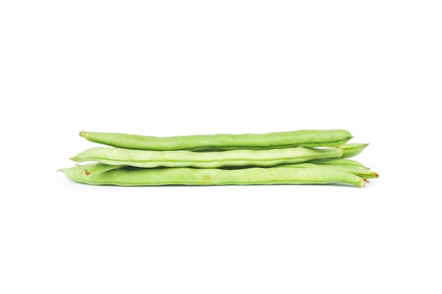 白で隔離される緑のフランス語豆 プレミアム写真