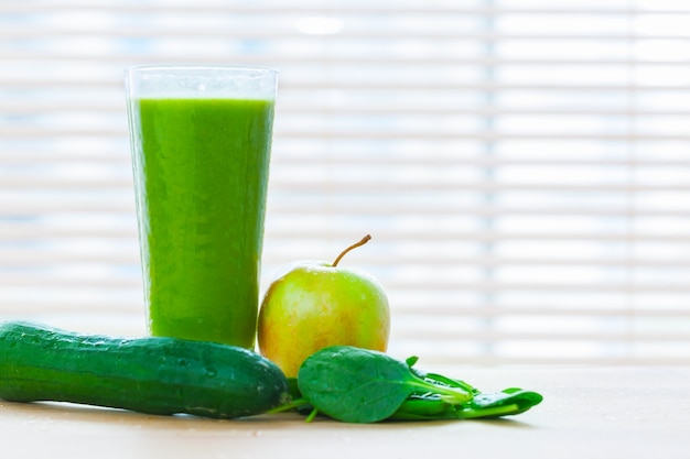 Green smoothie Free Photo