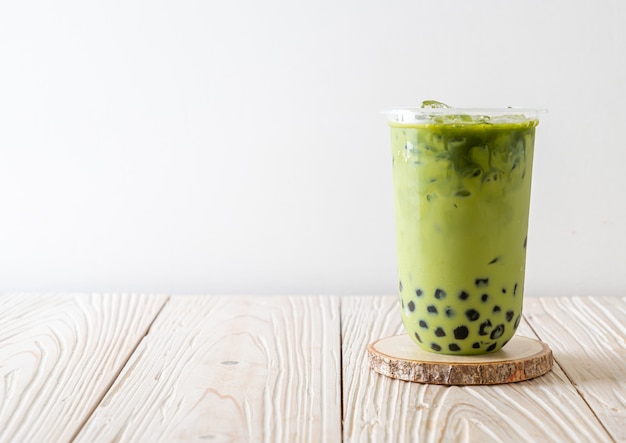 Premium Photo | Green tea latte with bubble