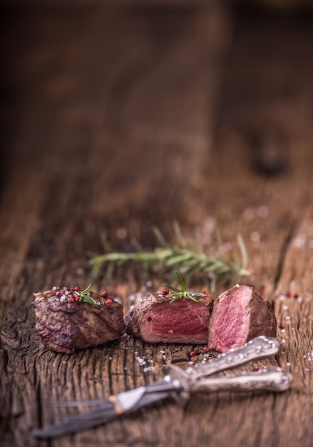 Premium Photo Grilled Beef Steak With Rosemary Salt And Pepper On