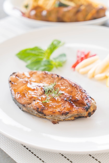 Grilled mackerel steak | Free Photo