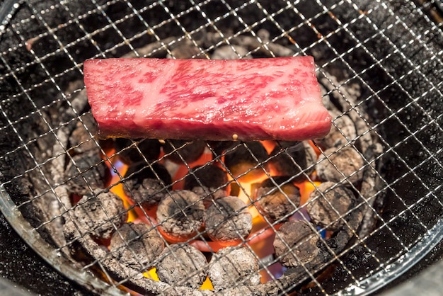 Grilled wagyu sirloin meat yakiniku Premium Photo
