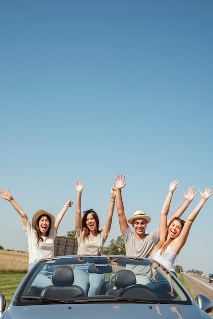 Group of friends doing a road trip | Free Photo