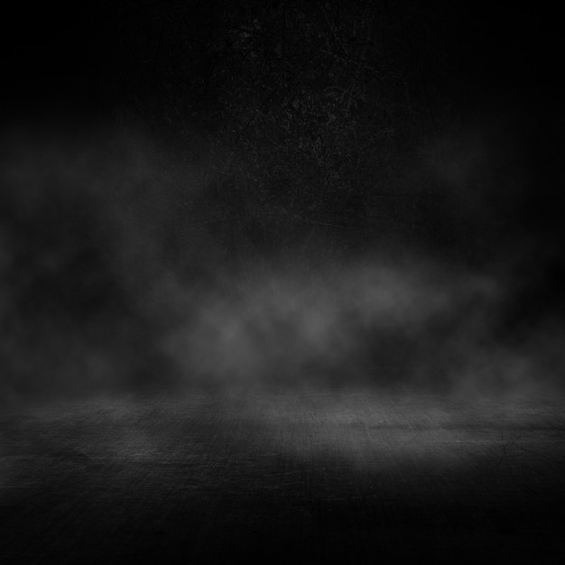 Grunge dark interior with smoky atmosphere | Free Photo