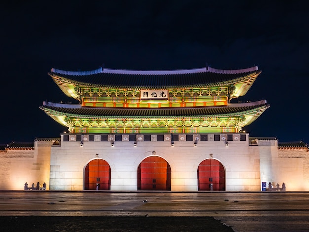 Premium Photo | Gwanghwamun gate of gyeongbokgung palace