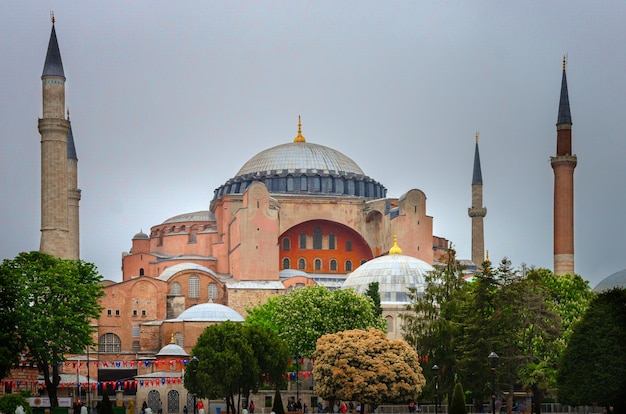 Premium Photo | Hagia sophia on rainy day in istanbul