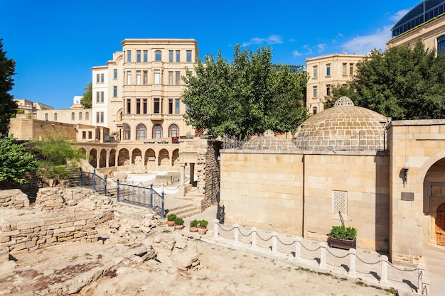 Premium Photo Haji Bani Hammam Arcades And Religious Burial Place In