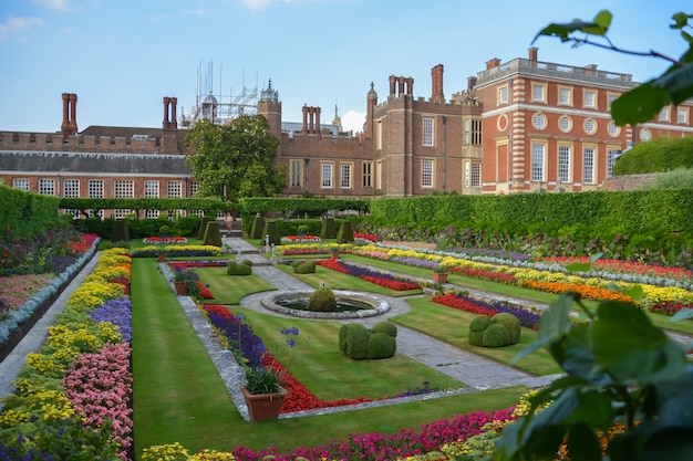 Premium Photo Hampton Court Palace Brick England Lawn Public Park