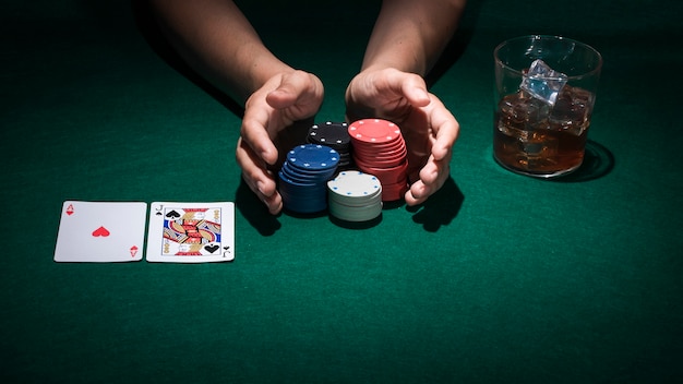 Покер пара на руках и пара на столе
