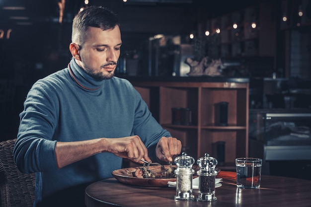 Premium Photo Handsome Man At Restaurant