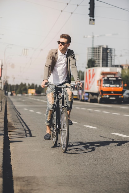 cycle with man
