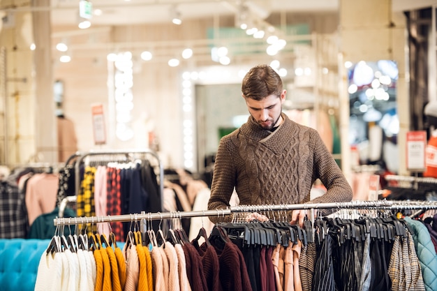shop man
