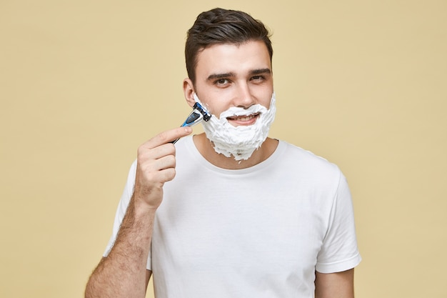 Benefits of Self-Shaving with Best Electric Razor