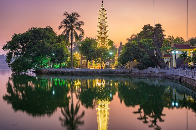 Premium Photo Hanoi Buddhist Pagoda On West Lake Colorful Sunset