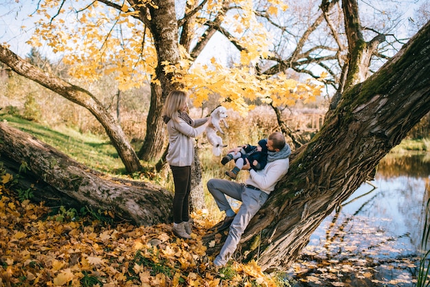 Семейные Фото В Осеннем Парке