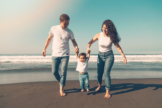 family beach photos with baby