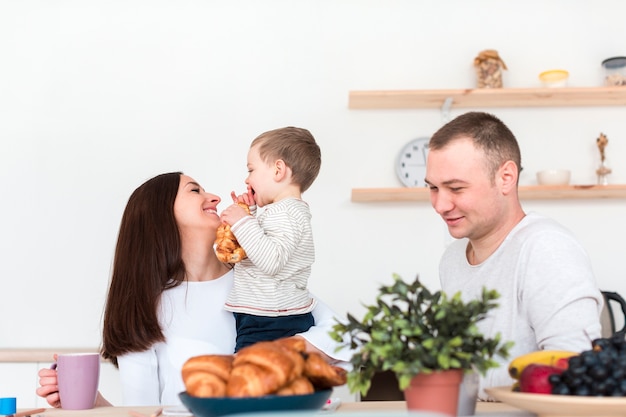 Счастливые родители картинки