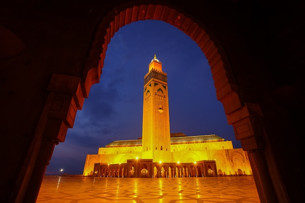 Premium Photo | Hassan ii mosque during the twilight in casablanca, morocco