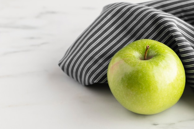 Free Photo High Angle Of Apple On Table With Cloth