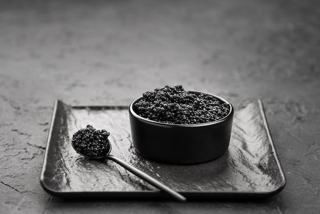 high-angle-bowl-with-black-caviar_23-2148461675.jpg (626×417)