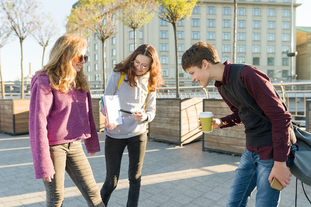 premium-photo-high-school-students-are-talking-outdoor