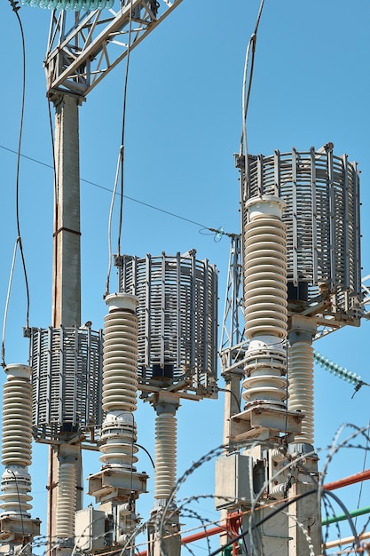 Trasformatori Elettrici Ad Alta Tensione In Una Centrale Elettrica Di ...