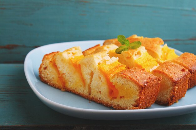 Homemade cake with mango Premium Photo