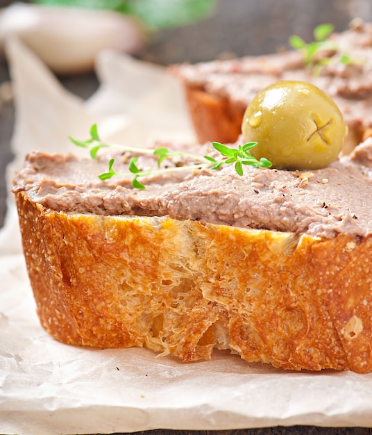 Patè di fegato di pollo spuntino di carne fatta in casa ...