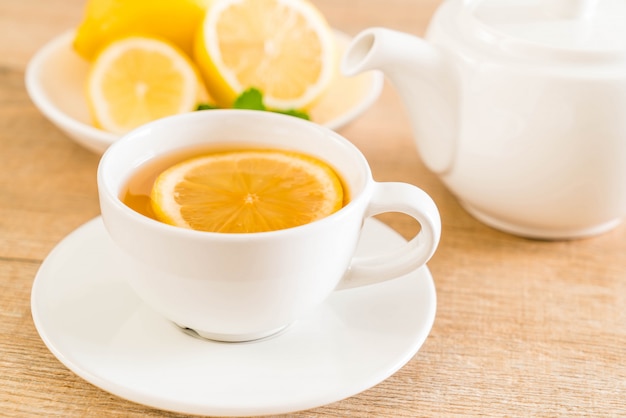 Premium Photo | Hot lemon tea