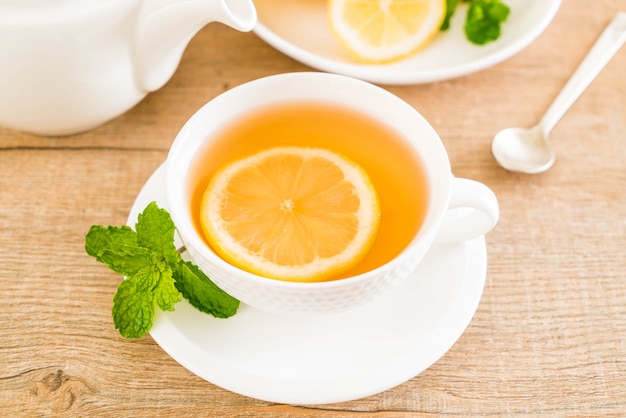 Premium Photo | Hot lemon tea