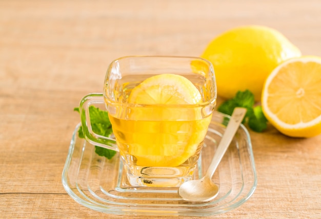 Premium Photo | Hot lemon tea