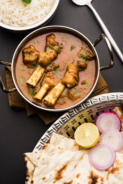 Premium Photo Hyderabadi Mutton Paya Nehari Nazari Or Nihari Masala