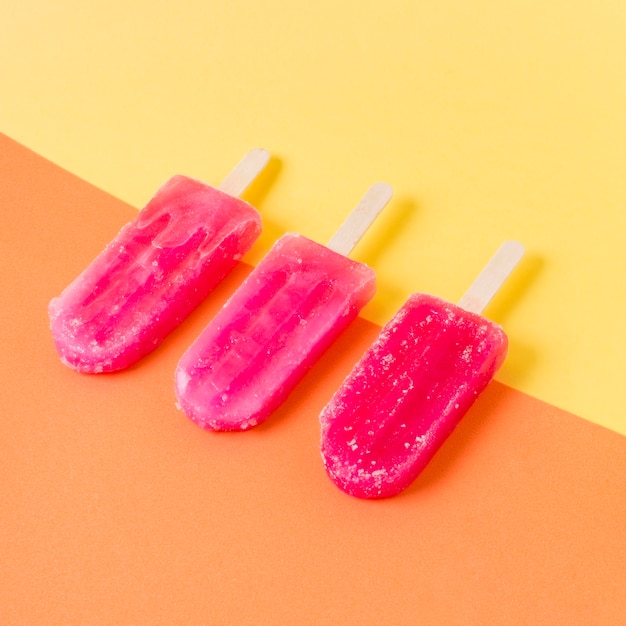 Ice cream on sticks with flavor | Free Photo