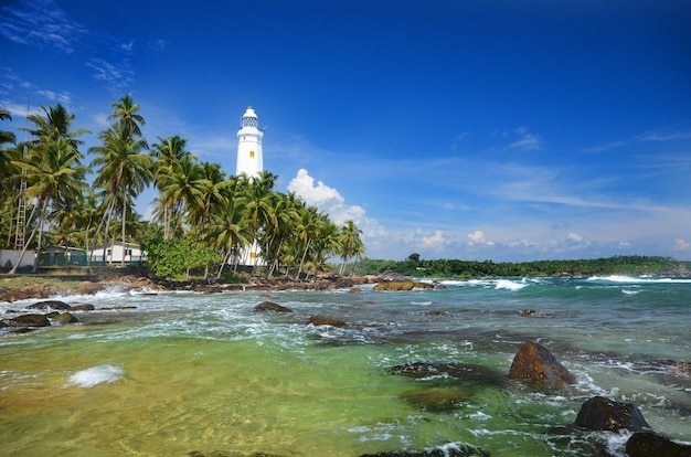 Premium Photo | The icon light house deweundara thuduwa at matara sri lanka