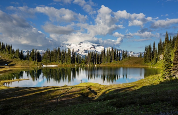 Premium Photo | Image lake and glacier peak in washington, usa