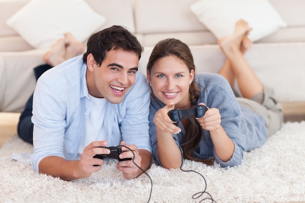 good free to play games for couples