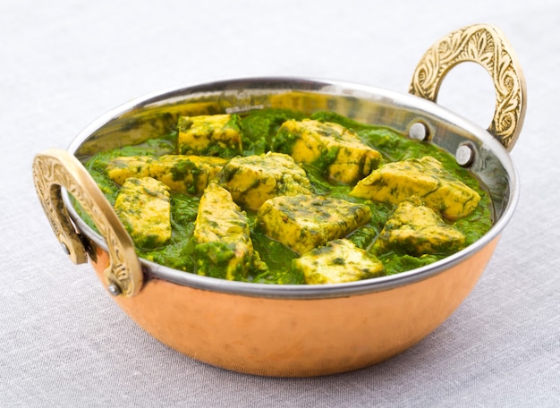 indian healthy cuisine palak paneer 55610 742 - Biaya Makan di Malaysia, Cocok untuk Pelancong dan Tenaga Kerja di Negeri Jiran
