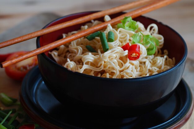 Premium Photo | Instant noodles with shiitake pepper and chilli