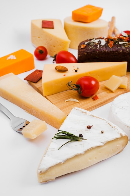 Free Photo | Isometric cheese composition