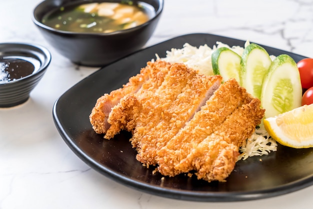 Premium Photo | Japanese deep fried pork cutlet (tonkatsu set)