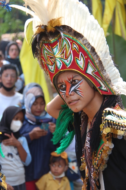 Premium Photo | Javanese traditional dance with feather mask topeng