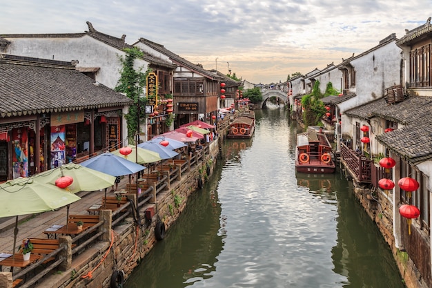 Jiangnan water village suzhou ancient town street | Premium Photo