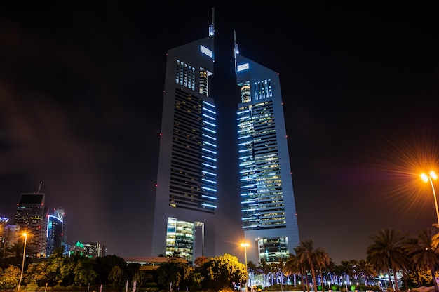 ドバイで最高のシティホテルであるジュメイラエミレーツタワーズは 商業ビジネス地区にあります プレミアム写真