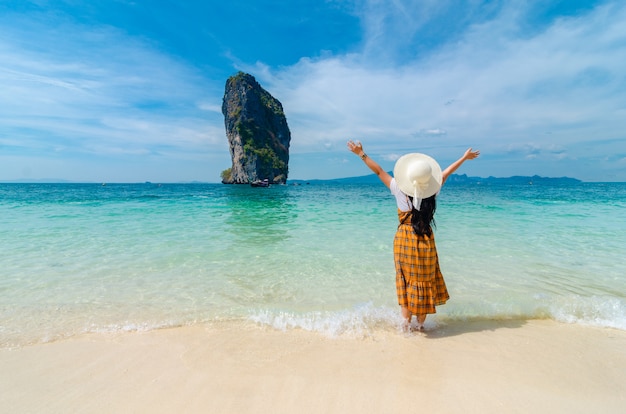 Premium Photo | Koh poda, women are happy, krabi thailand