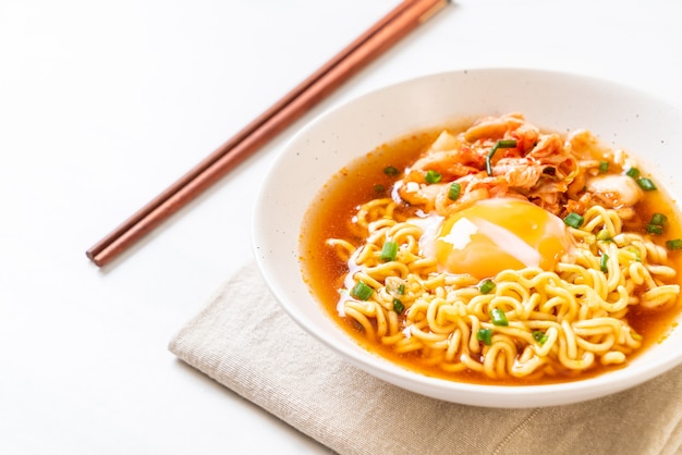 Premium Photo | Korean instant noodles with kimchi and egg