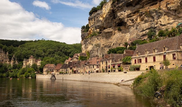 Premium Photo | La roque-gageac village in france from dordogne river ...