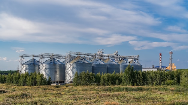 Premium Photo | A large factory for the manufacture of malt