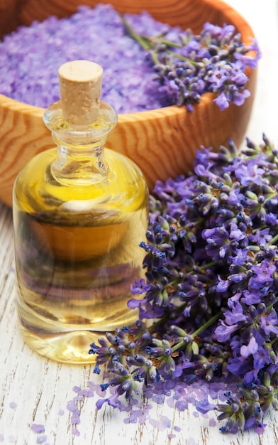 premium-photo-lavender-and-massage-oil